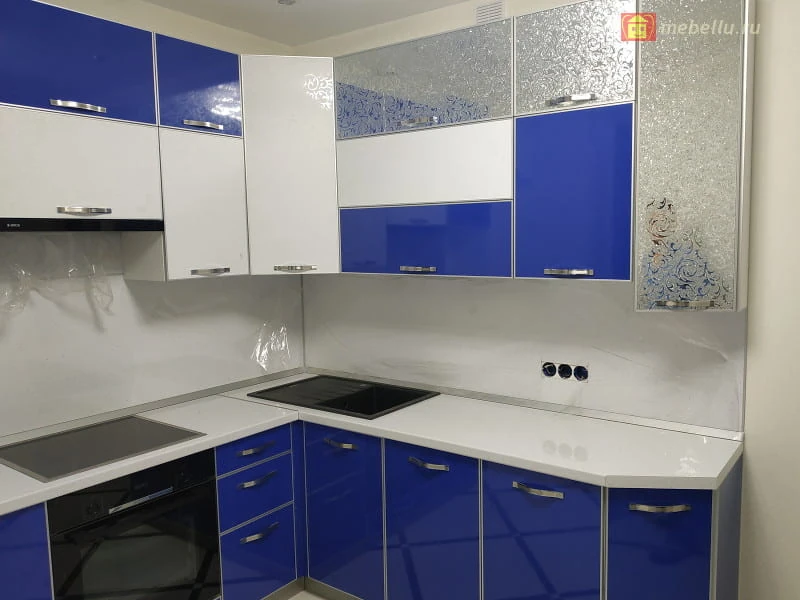 Синяя пластиковая кухня 2800*2200